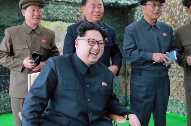 Hinh anh lanh dao Kim Jong-un trong nhung chuyen thi sat-Hinh-10